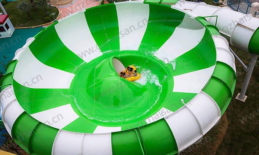 浙江宁波大目湾阿拉的海水上乐园巨兽碗