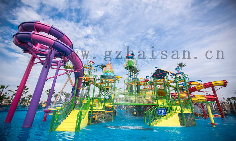 儿童乐园水滑梯，欢乐无限畅玩