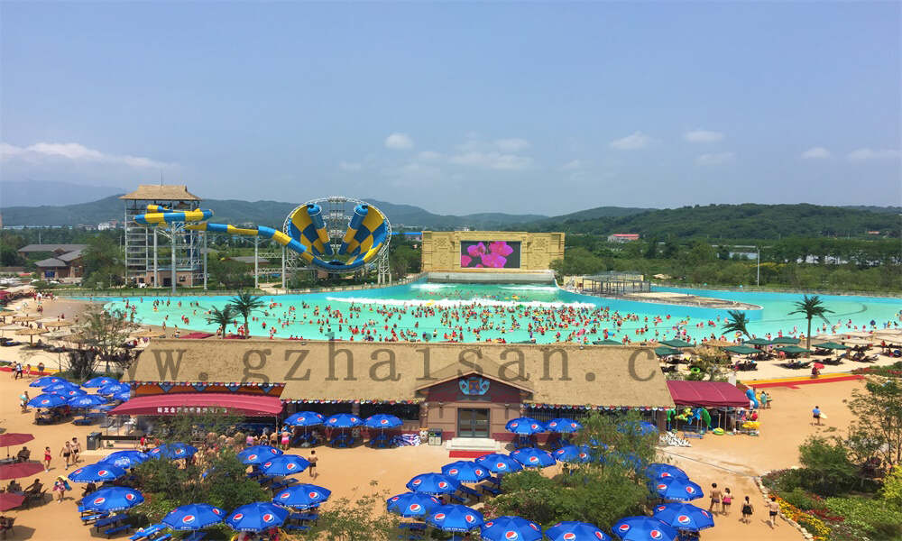 水上乐园设备大揭秘：超级大喇叭、高速滑道、人造浪池惊险刺激