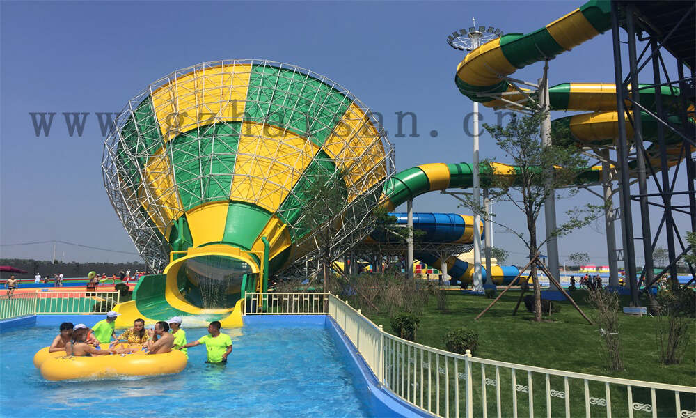 如何进行水上乐园设备的电气接头检查？