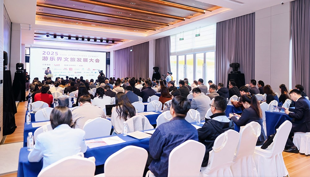 科技铸就非凡体验，专业成就行业标杆——PA旗舰厅游乐荣膺2025金冠奖“杰出水滑道设备奖”